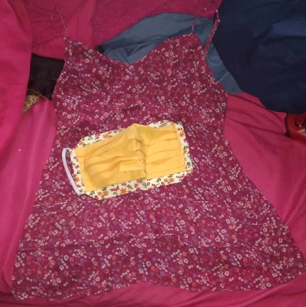 American eagle flowy tank top and mask
